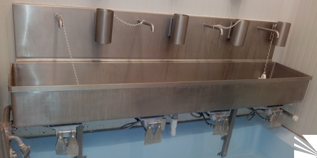 Lavamanos colectivo de pared