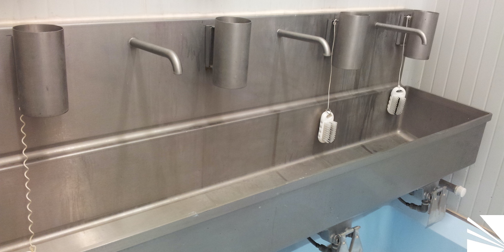 Lavamanos colectivo de pared