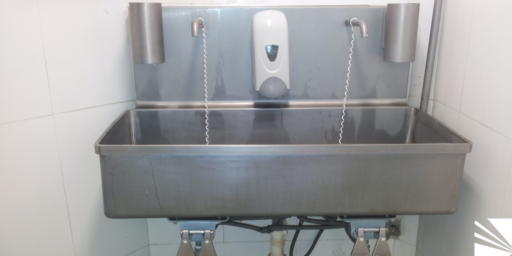 Lavamanos colectivo de pared